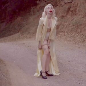 Glüme Harlow Instagram - Happy Birthday to “Rabbit Fur Coat” by @jennydianelewis a pivotal album for my mind that rarely felt understood. It will always be a masterpiece. She reposted me laying on the ground last summer when I was proclaiming I was on the same Rolling Stone list and I think of it often especially on the darker days.