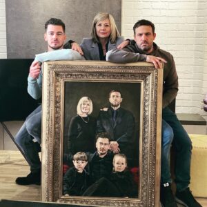 Glynis Barber Instagram - Norma and her clan. She does like a portrait doesn’t she?? @jamielomas21 @rorydouglasspeed @hollyoaksofficial 
#hollyoaks #dynasty #warren #joelocke