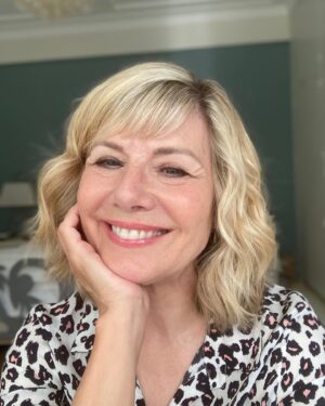 Glynis Barber Instagram - Happy Sunday y’all. 
Please join me at @agelessbyglynisbarber for my health and beauty tips and videos from my Ageless YouTube channel. 
#healthyskin #stressrelief #skincareproducts #makeuptips