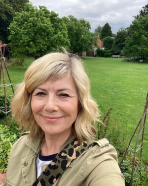 Glynis Barber Instagram - This is Shakespeare’s garden behind me. His actual garden from the house he owned in Stratford for the last 20 years of his life. And where he died. 

The 2 big trees in the background are mulberry trees both planted by saplings from the mulberry tree he planted himself. 

It’s a lovely peaceful garden and as big as it is, it was a LOT bigger when he had it, stretching all the way down to the river Avon. 
Just one of the many treasures to be found in beautiful Stratford Upon Avon. #shakespeare #stratford #gardeninspiration