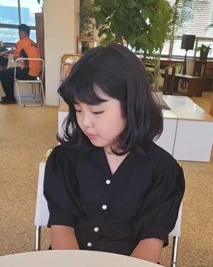 Go Do-yeon Instagram - #일상스타그램💕🍮🍰🍦 
#아역배우고도연👧 
#여긴어디지 ? 
#명동~~~💕💕
#미팅가는길🎶 
#일찍도착해서커피한잔☕️ 
#어딜보고있니? 🐱 고양이^^ 
#정말이다 ㅋㅋ 
#아픈고양이🐱🐾 

오전 감독님미팅 ^^ 일찍 도착해버렸네 ^^ 
카페들어와서 고양이랑 놀다 미팅 장소로~