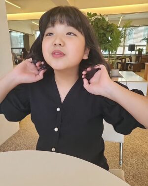 Go Do-yeon Instagram - #일상스타그램💕🍮🍰🍦 
#아역배우고도연👧 
#여긴어디지 ? 
#명동~~~💕💕
#미팅가는길🎶 
#일찍도착해서커피한잔☕️ 
#어딜보고있니? 🐱 고양이^^ 
#정말이다 ㅋㅋ 
#아픈고양이🐱🐾 

오전 감독님미팅 ^^ 일찍 도착해버렸네 ^^ 
카페들어와서 고양이랑 놀다 미팅 장소로~