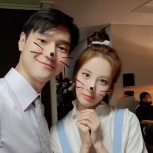 Go Kyung-pyo Instagram - 10월 8일 #jtbc수목드라마#사생활 2화 

차주은과 이정환의 첫만남 🖤

오늘도 본방사수-!! #차주은#이정환