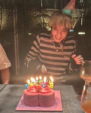 Go Tae-seob Instagram - “happy birthday to gay ~ yaaasa i need a suga daddy baby!”