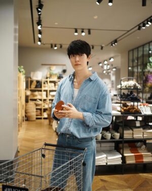God Itthipat Thanit Instagram - Grab your carts 🛒 @hmhome 
#HMHome #MYHMHOME
#HMHomeCentralWorld