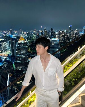 God Itthipat Thanit Instagram - Feels 🌃🌌