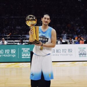 Godfrey Gao Instagram - 😁Smiles all around for our 3-peat at the 3rd Annual @jlin7  All-Star Game and Oh, I also got to hold the #larryobrientrophy 🔥Again, Thank you Jeremy for inviting me to participate at your annual all-star game, I know it’s such a meaningful event for you and all of us and I wish you nothing but continue success for the years to come. Best of luck this coming season! 👊🏼🙏