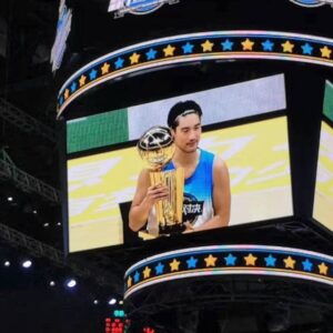 Godfrey Gao Instagram - 😁Smiles all around for our 3-peat at the 3rd Annual @jlin7  All-Star Game and Oh, I also got to hold the #larryobrientrophy 🔥Again, Thank you Jeremy for inviting me to participate at your annual all-star game, I know it’s such a meaningful event for you and all of us and I wish you nothing but continue success for the years to come. Best of luck this coming season! 👊🏼🙏