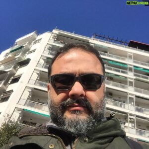 Gökhan Horzum Instagram - @eypio’dan bi kalpağım eksik o kadar da olsun. Ben burdan ayrılamam şaşmadan pusulam. #çukur #selaniktürküsü 🧐