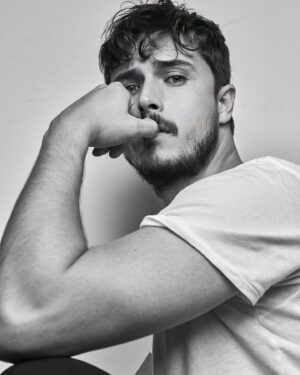Gökhan Keser Instagram - 22 ailesine hoş geldin Gökhan!
Birbirinden güzel şarkılarınla buluşmak için heyecan duyuyoruz 🥰☀️✨