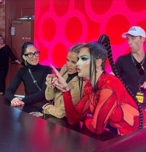 Goloka Bolte Instagram - The library was OPEN!! What an inspiring FYC event for @rupaulsdragrace season 16! So much love, passion, tenacity, and talent go into making this show. So proud of this incredible cast - they are the heart and soul of #RupaulsDragRace 💜

#everybodysaylove #rpdr #dragrace #dragracefyc