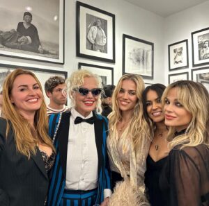 Goloka Bolte Instagram - Celebrating the amazing work and talent of @ellenvonunwerth at @faheykleingallery. 

Such a fun night, thank you @ericacornwall 💜