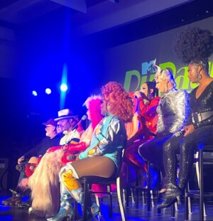 Goloka Bolte Instagram - The library was OPEN!! What an inspiring FYC event for @rupaulsdragrace season 16! So much love, passion, tenacity, and talent go into making this show. So proud of this incredible cast - they are the heart and soul of #RupaulsDragRace 💜

#everybodysaylove #rpdr #dragrace #dragracefyc