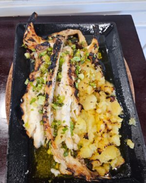 Gonçalo Diniz Instagram - Entre trabalho e diversão,
Vamos levando a vida com alegria.
Tão bom poder conhecer lugares, pessoas e gastronomia diferentes.
Recomendo vivamente este País Basco. 
Que gente boa.
Que comida boa.
Que lugares lindos.
E que história têm todos estes cantinhos.
Feliz😁
#trabalho 
#cinemaespanhol 
#vidaseartista 
#diversão 
#PaísBasco

Between work and fun, 
Let's live life with joy. 
It’s so great to be able to discover different places, people and cuisine. 
I highly recommend this Basque Country. 
What good people. 
What good food. 
What beautiful places. 
And what a story all these little corners have. 
Happy😁 
#work 
#cinemaespanhol 
#artistlife
#fun 
#Basquecountry