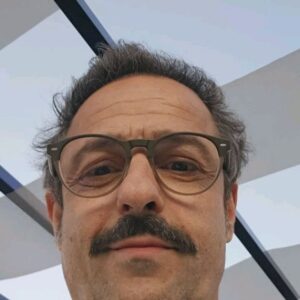 Gonçalo Diniz Instagram - Porque a vida só se vive uma vez.
GRANDE tarde/noite no Rock in Rio!
Sempre com o meu fiel irmão e Jony( my best) a viver todos os momentos e emoções. 
Não posso deixar de elogiar este rooftop da Hyundai.
Wow 👌👏. Nota 10
Uma vista privilegiada sem dúvida, mas o melhor mesmo foi a organização e a simpatia do staff.
Parabéns de verdade.
Obrigado querido @diamantinomartins, sempre a surpreender 😘
#Hyundai #hyundaiportugal
#hyundainorockinRio #hyundayinrio
#hyundayrocktheprogress

Because life is only lived once. 
GREAT afternoon/evening at Rock in Rio! 
Always with my faithful brother and Jony (my best) experiencing all the moments and emotions. 
I can't help but praise this Hyundai rooftop. 
Wow 👌👏. Grade 10 
A privileged view without a doubt, but the best part was the organization and friendliness of the staff. 
Real congratulations. 
Thank you dear @diamantinomartins, always surprising 😘 #Hyundai #hyundaiportugal 
#hyundainorockinRio 
#hyundayinrio