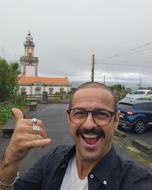 Gonçalo Diniz Instagram - Entre trabalho e diversão,
Vamos levando a vida com alegria.
Tão bom poder conhecer lugares, pessoas e gastronomia diferentes.
Recomendo vivamente este País Basco. 
Que gente boa.
Que comida boa.
Que lugares lindos.
E que história têm todos estes cantinhos.
Feliz😁
#trabalho 
#cinemaespanhol 
#vidaseartista 
#diversão 
#PaísBasco

Between work and fun, 
Let's live life with joy. 
It’s so great to be able to discover different places, people and cuisine. 
I highly recommend this Basque Country. 
What good people. 
What good food. 
What beautiful places. 
And what a story all these little corners have. 
Happy😁 
#work 
#cinemaespanhol 
#artistlife
#fun 
#Basquecountry