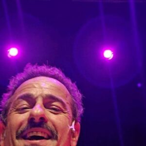 Gonçalo Diniz Instagram - Obrigado LISBOA!
Muito obrigado a TODAS as pessoas que tornaram estes 5 dias FANTÁSTICOS.
Que público maravilhoso, que energia. 
Sem palavras para descrever a sensação e gratidão! 🙏
Ficam as emoções 
Ficam os abraços da família e amigos que te alimenta mais que tudo
Ficam as relações que se fazem
Ficam as memórias de cada canto onde passamos
Ficam as alegrias
Ficam também estas imagens para quem gosta de ver o resultado de um longo e árduo processo teatral.
Viva o TEATRO 
Viva o PÚBLICO 
Viva o PÚBLICO 
Viva o PÚBLICO 
Viva o PÚBLICO 
#casinodelisboa 
#monologosdopenis 
#vidadeator 

Thank you LISBON! 
Thank you very much to ALL the people who made these 5 days FANTASTIC. 
What a wonderful audience, what energy. 
No words to describe the feeling and gratitude! 🙏 
The emotions remain 
The relationships that are made remain 
There are memories of every corner we pass through 
The joys remain 
These images are also available for those who like to see the result of a long and arduous theatrical process. 
Long live THEATER 
Long live the PUBLIC 
Long live the PUBLIC 
Long live the PUBLIC 
Long live the PUBLIC 
#lisboncasino
#monologosdopenis 
#actorslife