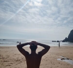 Gonçalo Diniz Instagram - Verão...
Pode vir QUENTE que eu estou FERVENDO. 
Viva o VERÃO!
#pensamentosemprepositivo 
#viveravidaenquantoétempo 
#aproveitaraomaximocadasegundo

Summer... It can come HOT and I'm BOILING. Long live SUMMER! 
#thoughtsalwayspositive  #enjoythemaximeverysecond