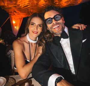 Gonzalo García Vivanco Instagram - Que manera de celebrar tanto Amor de mis queridos @carlosquintanillas & @carlosadyan .
Y que mejor que rodeado de personas que Admiro y Amo tanto, mi 7ma generación!! 💫❤️