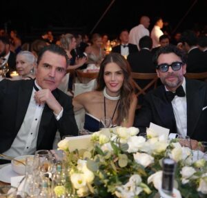Gonzalo García Vivanco Instagram - Que manera de celebrar tanto Amor de mis queridos @carlosquintanillas & @carlosadyan .
Y que mejor que rodeado de personas que Admiro y Amo tanto, mi 7ma generación!! 💫❤️