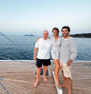 Gonzalo García Vivanco Instagram - Grazie mille.💙😘🙏🏼@verocampo & Marcello. #PadmaMagic 🇮🇹🇬🇷
