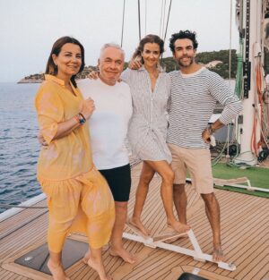 Gonzalo García Vivanco Instagram - Grazie mille.💙😘🙏🏼@verocampo & Marcello. #PadmaMagic 🇮🇹🇬🇷