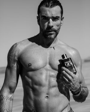 Gonzalo García Vivanco Instagram - E il naufragar m’è dolce in questo mare.
(Giacomo Leopardi) @armanibeauty #acquadigio #whatmakesyoufeel #fragrance #publicidad