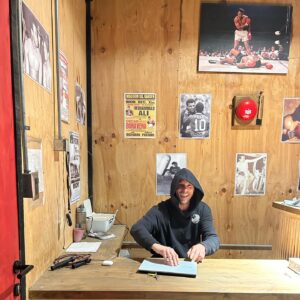 Gonzalo Valenzuela Instagram - Empezó la semana programando nuevas etapas para @ringlaguna