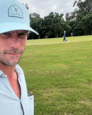 Gonzalo Valenzuela Instagram - Sueño cumplido ⛳️ 
Lo heredé de mi padre, Feliz día! 
Orgulloso de ver a @joaco_niemann y @mito_pereira representándonos 🇨🇱 #usopen