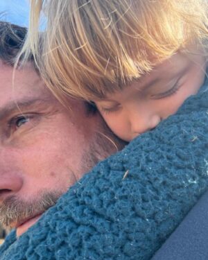 Gonzalo Valenzuela Instagram - Semana de despedidas, de tristeza y reflexión. Estos son los abrazos de fuerza y amor.