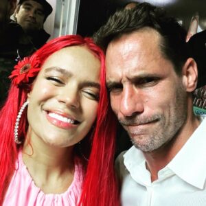 Gonzalo Valenzuela Instagram - Que linda experiencia. 
Fue un gran festival, felicitaciones a todos los organizadores, equipo técnico y compañeros jurados #viña2023 #festivaldeviña @elfestivaldevina

Todos los looks a cargo del productor @elrodrifarias ✨