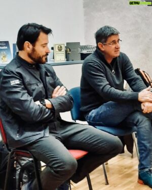 Goran Visnjic Instagram - (For English scroll down...😉)
Fenomenalno druženje sa 3A, 3B i 3C iz @gornjogradskagimnazija trenutno u gostima u #MIOC ...😉
Ugodan razgovor o #Hamlet i #shakespeare i mnogočemu drugom u organizaciji @leona_b.m_  i gospodina #VedranMlikota i naravno profesora skole...😊
Bilo je zanimljivo, poučno a nadam se i zabavno. Isto tako se nadam da smo uspjeli probuditi i uzburkati neke neurone koji bi u protivnom možda ostali nepotaknuti! 
Ako smo pomaknuli tu kazaljku kod jednog učenika za dva stupnja, misija je izvršena! 😊👍
Hvala vam što ste ugostili dva Hamleta iz Mrduše Donje...!
--------
My very good friend's daughter and her classmates are working on Shakespeare's Hamlet right now as part of their language studies and we decided to come to their high school and try to help them understand the piece and see it through our eyes...! 
The kids were awesome and we had a blast!
Thank you @gornjogradskagimnazija for having us...!😊👍