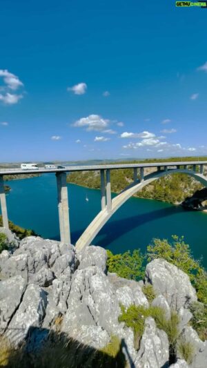 Goran Visnjic Instagram - A few miles from #sibenik on A1 freeway on your way to #zadar...😊... is this place... #gospaodputa the most beautiful view of picturesque #skradin and entrance to the #krkanationalpark ...🇭🇷...🙏🏻
