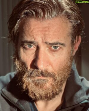Goran Visnjic Instagram - Under construction... and half way there...😱 ... Very exciting... 😊...
Like it...? 😉... Shit I'm so serious...🤦🏻‍♂️😂

*
*

*
*
*
*
*
#actorslife #blonde #beardstyle #beard #redhead #headshot #ireland #dublin #underconstruction