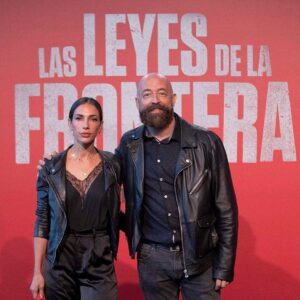 Goyo Jiménez Instagram - En el estreno de #lasleyesdelafrontera, con @palomamefer, a quien, como se aprecia en la imagen, no le causa la más mínima tensión la idea de posar en el photocall…
Pd: Magnífica la organización y flipante la fiesta posterior, amigos de @fotograma_25 @macalcor @gabricalzado @danosanzl
Foto de @nacholopezfotografo