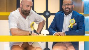 Goyo Jiménez Instagram - ¡Las noches de verano, a la fresca y con el @grandprix_tve enchufao son más mejores! ¡Y, si encima sale el cabeza de bombilla que suscribe, hasta ahorras en la factura de luz! Esta noche, en la @la1_tve_ , el equipo del maravilloso pueblo de Brion, en Galicia, apadrinado por la ínclita @percebesygrelos, se enfrentará a la formación representante de la afamada localidad de Yepes, en Castilla-La Mancha, que cuenta con este, humilde servidor, como paladín. ¿Quién creéis que ganará, Yepes, amarillo, o Brion, de azul?

Pd: Me ha quedado un texto casi de pregón de fiestas…

@grupoizen @iamcristinini @wilburvictor