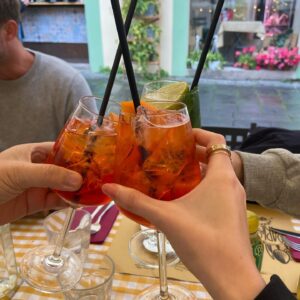 Grace Kaufman Instagram - Trio says ciao!