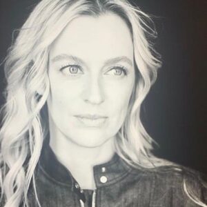 Gracie Otto Instagram - Quick whirlwind to SXSW ✈️ FANTASTIC weekend and huge thanks to all the CAST and CREW of our film “Seriously Red” who made this movie possible - can’t wait for you all to see it soon! 🍿 🎥