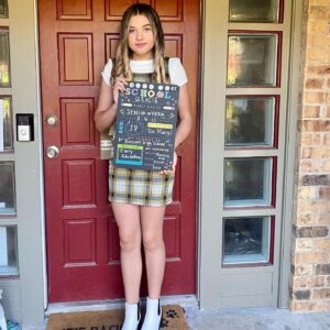 Gracie Whitton Instagram - Last First Day of High School 🥺. No one prepares us for this day. It’s worse than the first day of Kindergarten. My heart is so happy but so sad at the same time. Gracie, you are going to be changing the world and we already know that God has something special planned for you! Enjoy your last year and always remember Esther 4:14. We love you so much! -Mom and Dad-