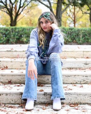 Gracie Whitton Instagram - Can’t believe how amazing these turned out! Here is a sneak peek! More to come! 📷 @ralphotoguy 👢 @lazyjranchwear 👖@walmart  @beabaylorbear #iamabaylorbear #BU26 🐻💚💛