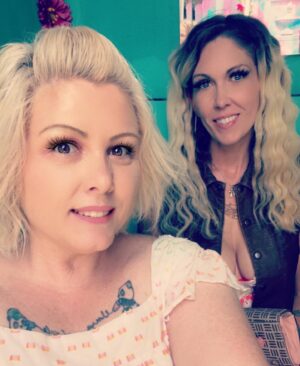 Gracie Whitton Instagram - So many people to thank for my 18 years here on Earth. Celebrating this weekend at @xoxodiningroom in Dallas was honestly one of the best days ever. Celebrating with my mama, my best friends and their mamas, my small group leaders turned mentors and even my baby sister’s mama came to celebrate yours truly. I am so thankful for the love and support and the knowledge each of you have poured into me. I am so very blessed and God has been so very good to me. I love that my besties could come and bring their mamas. I love that my leaders now mentors for life could join me and fill me with so much happiness. What’s even better is my mama and my dad’s ex wife and mom to my baby sister came also! The love we have for her and her family is huge! As I get ready to leave in 46 days to @bayloruniversity  I know that I will have the best support system in the world at home and on campus! Love you all so much! Xoxo 💋