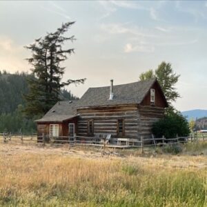 Gracyn Shinyei Instagram - This is the 1905 old School house for a town in Eastern BC where I am staying on and off between filming @wcth_tv season 9. It is not part of the set but should be hey @erinkrakow ? But your school is a bit fancier. :)