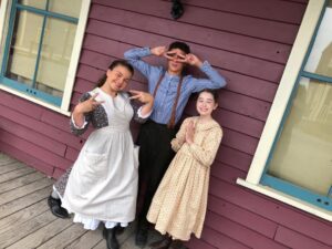 Gracyn Shinyei Instagram - It is @wcth_tv  time on @schearthome  Come and watch and enjoy XOXO