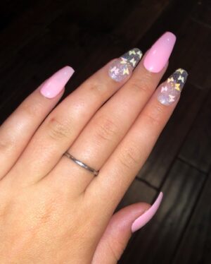 Gracyn Shinyei Instagram - Hey guys!! I just got my new nails from @fairydustnailsco and I absolutely love them❤️Make sure to go check out her online store and get them right now XOXO