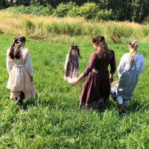 Gracyn Shinyei Instagram - MORE GIRL POWER PLEASE ! @erinkrakow  @michellevicary @hallmarkchannel #MoreHopeValley #Hearties XOXO