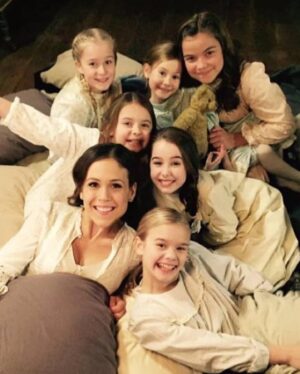 Gracyn Shinyei Instagram - Happy birthday to one of the coolest people I know🥳 @erinkrakow you always know how to make me smile and you give the best advice! Thank you for being an amazing role model and I hope someday to become at least half The person you are when I’m older. Have an amazing! Love gracyn💗