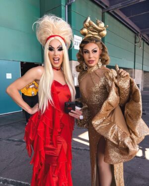 Grag Queen Instagram - Lindaaaas, faltam 15 dias para o DragCon LA - 2024! Quem eu vejo lá?✈️ To planejando a cobertura de tudo… Me fala, O que voces querem ver da DragCon desse ano? Pede q a mãe traz haha #ᴛʙᴛ