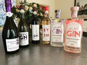 Graham Norton Instagram - #AD Be mine be mine be mine. The loves of my life available @tescofood
@Sainsburys
@asda
@supervalu_irl
@dunnesstores
@winedelivered 💕💕💕
