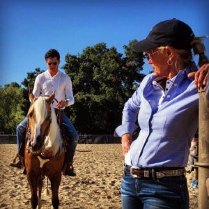 Graham Phillips Instagram - mama making me master turnaround methods on her marvelous mare, macaroni