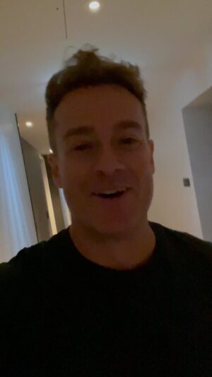 Grant Denyer Instagram - Are u even joking ?!? 😱 Thx for making a girl feel special @nextmelbournehotel . Amazing stay. Cool place to feel pampered while filming the ‘Deal’
 #nexthotelmelbourne #whatsnext #melbournehotel #visitmelbourne #gifted